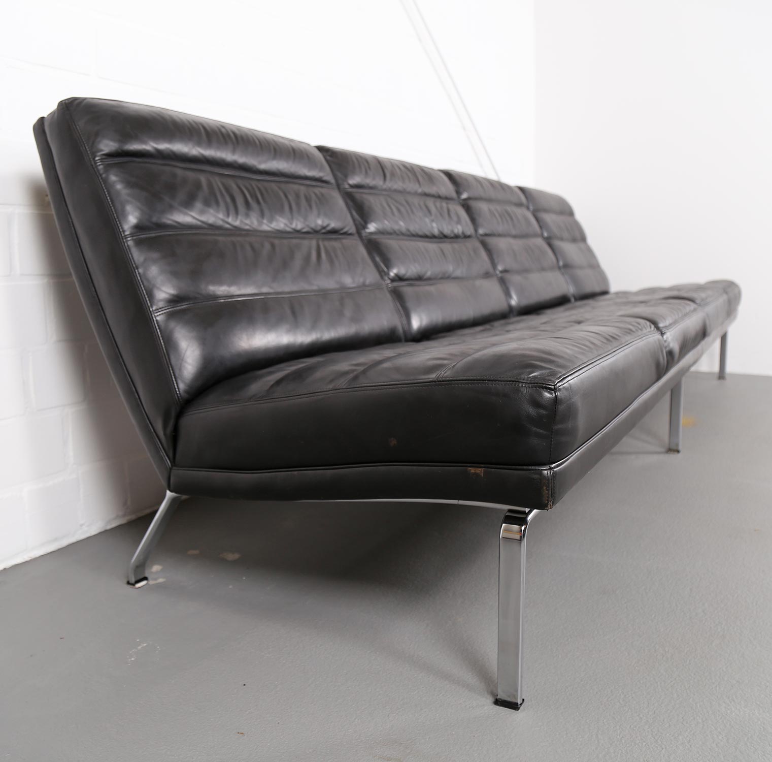 Kill International Horst Brüning Ledersofa selten Leather Sofa Couch auf Metallrahmen Vintage Designklassiker gebraucht kaufen