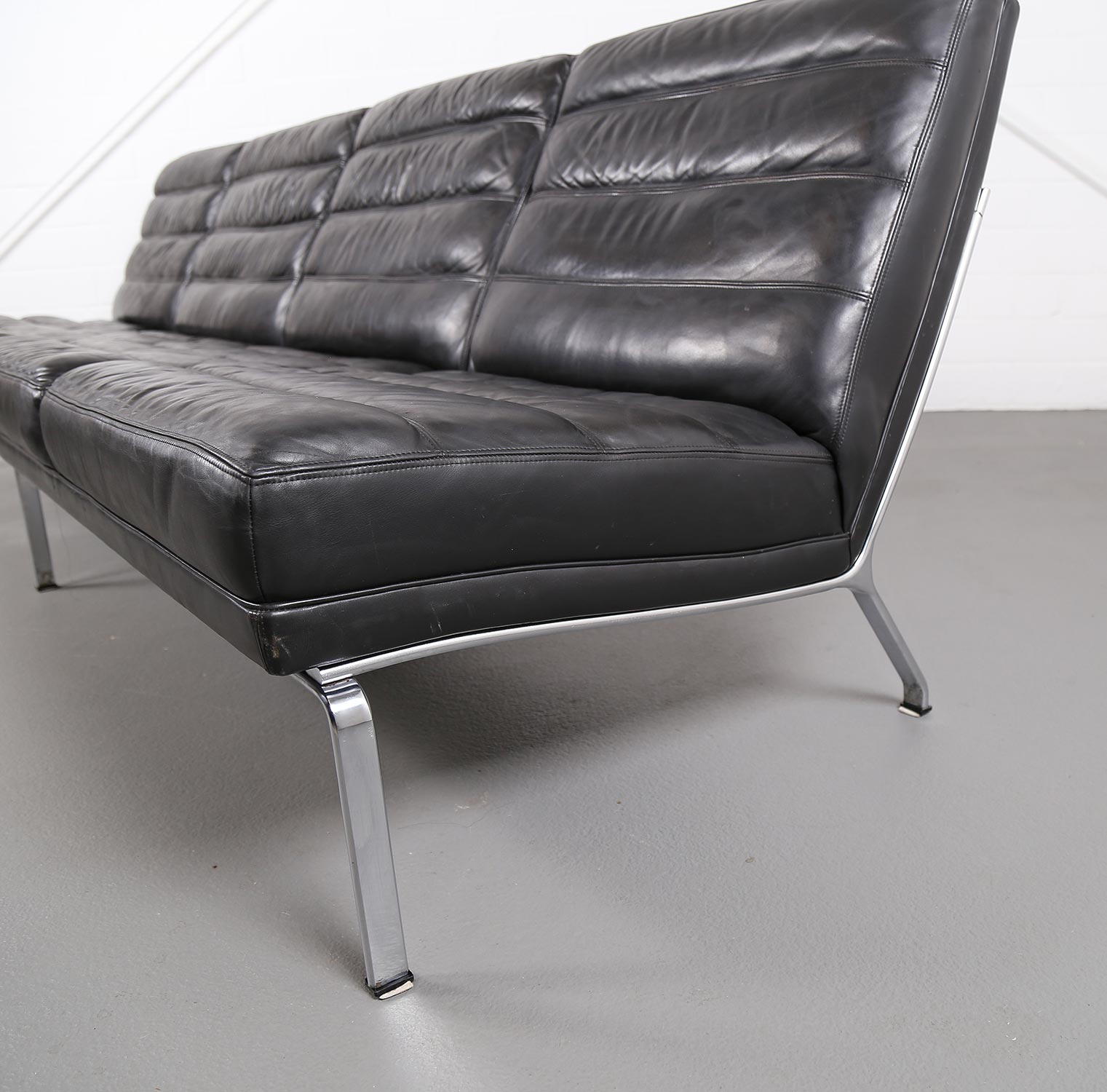 Kill International Horst Brüning Ledersofa selten Leather Sofa Couch auf Metallrahmen Vintage Designklassiker gebraucht kaufen