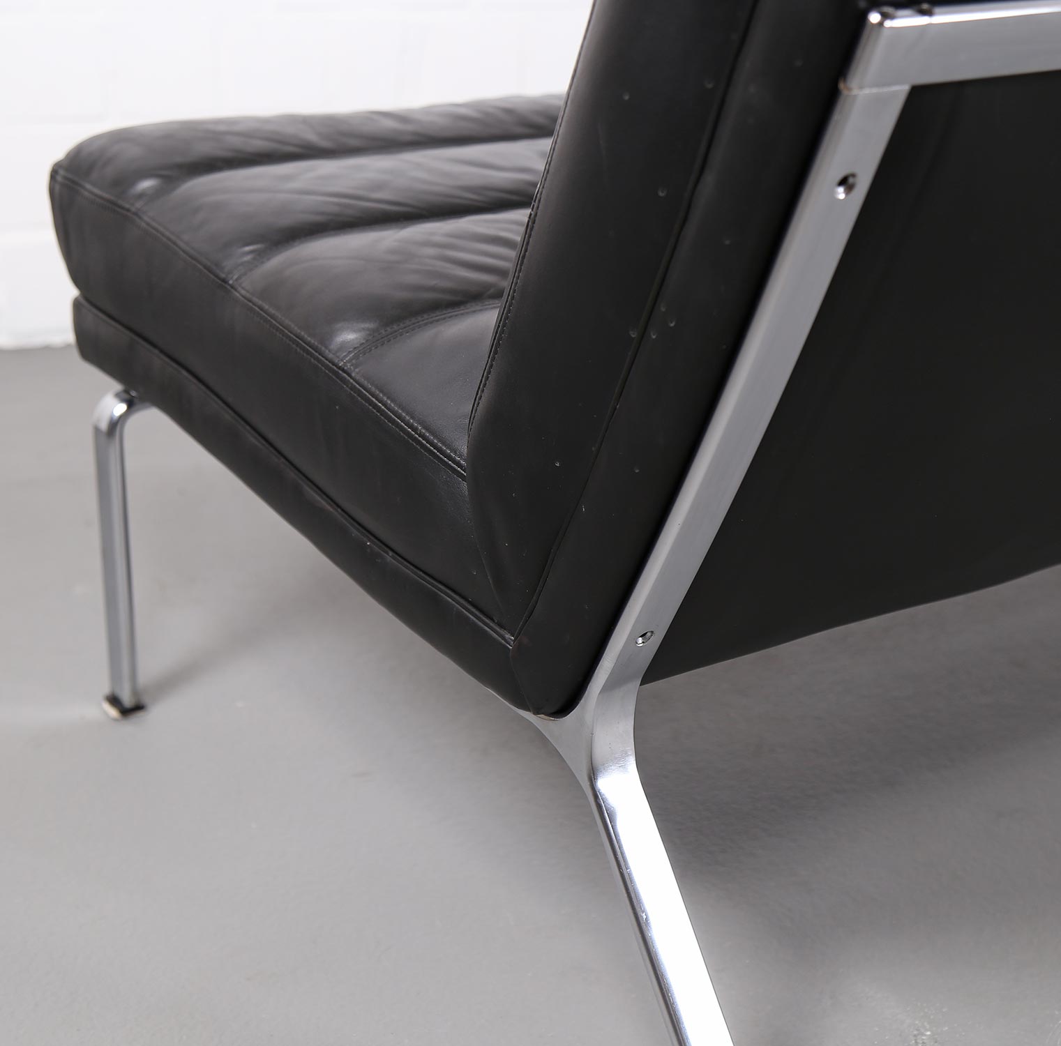 Kill International Horst Brüning Ledersofa selten Leather Sofa Couch auf Metallrahmen Vintage Designklassiker gebraucht kaufen