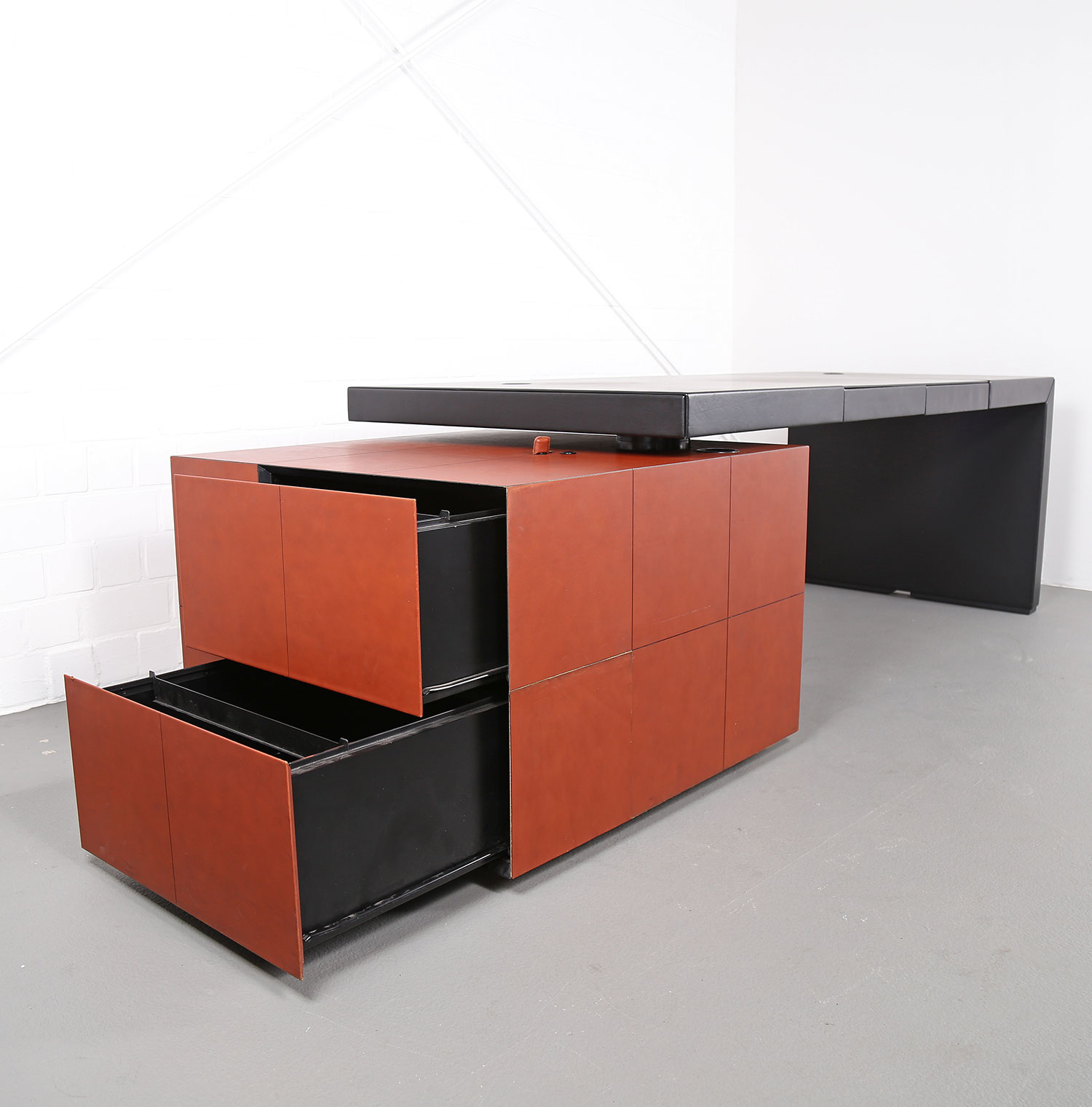 Leather Office Desk C E O Cube Lella Massimo Vignelli For
