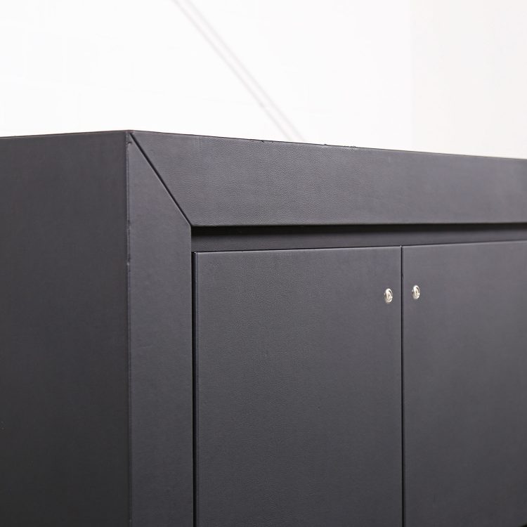 Leder-Sideboard Leather Credenza black C.E.O. Cube Lella & Massimo Vignelli for Poltrona Frau
