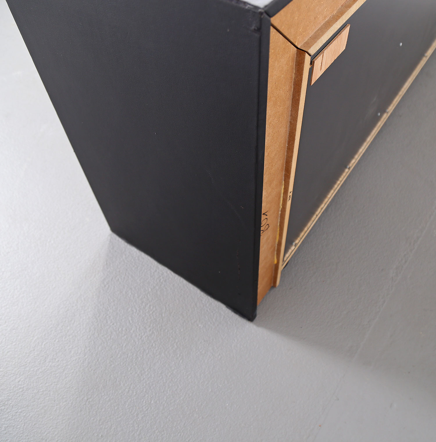 lella und massimo vignelli schwarzes black leder-sideboard leather credenza ceo poltrona frau designed in italy