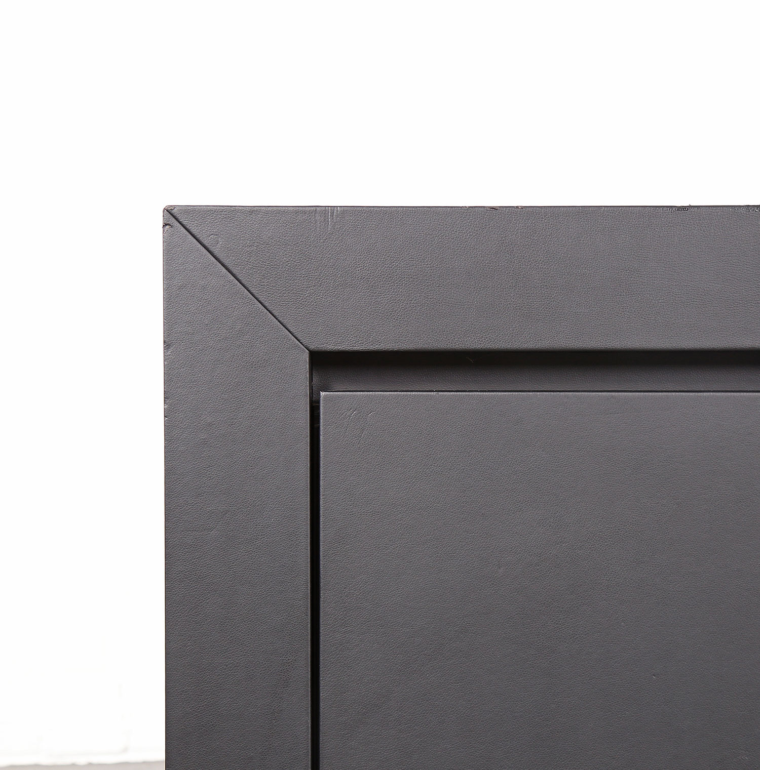 lella und massimo vignelli schwarzes black leder-sideboard leather credenza ceo poltrona frau designed in italy