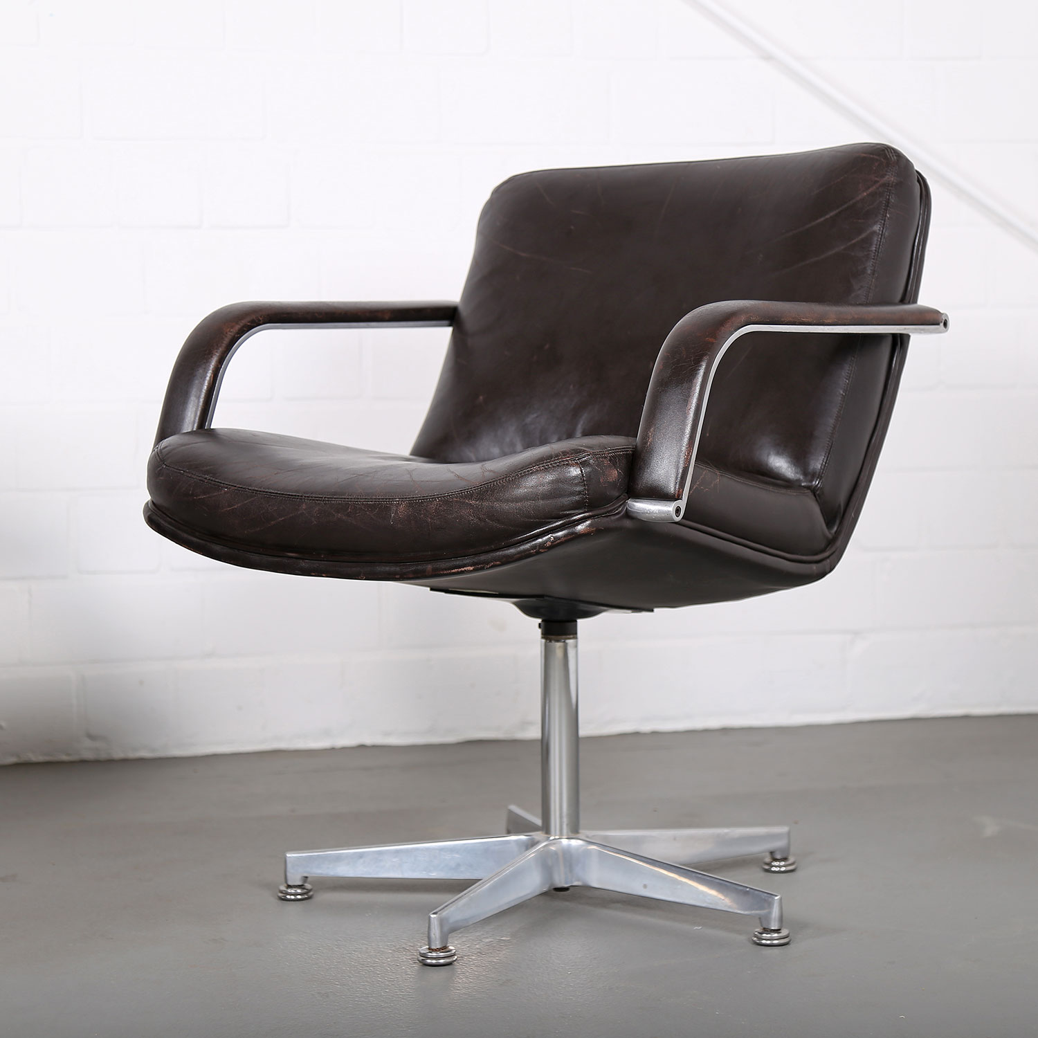 Artifort Chair Harcourt Mid Century MOdern Design 70s