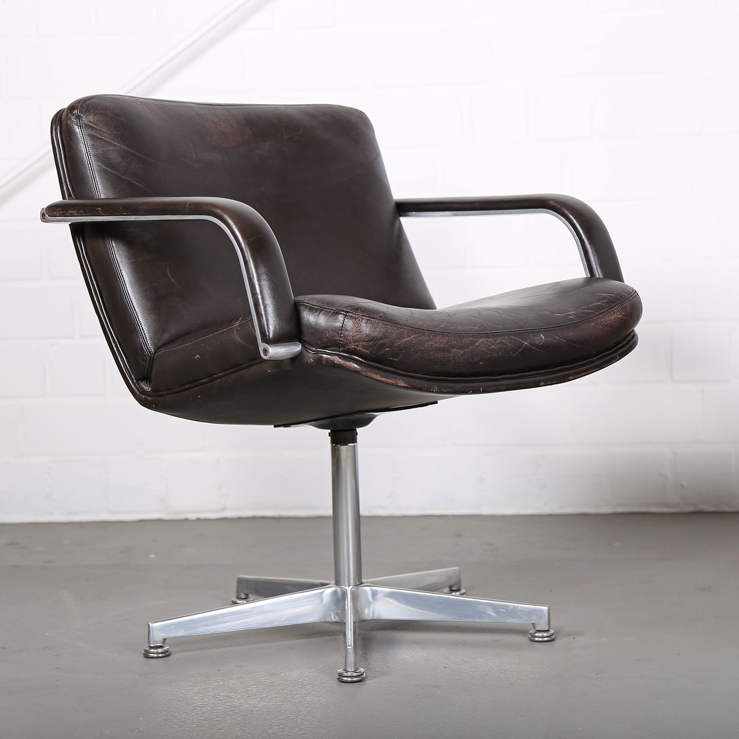 Artifort Chair Harcourt Mid Century MOdern Design 70s