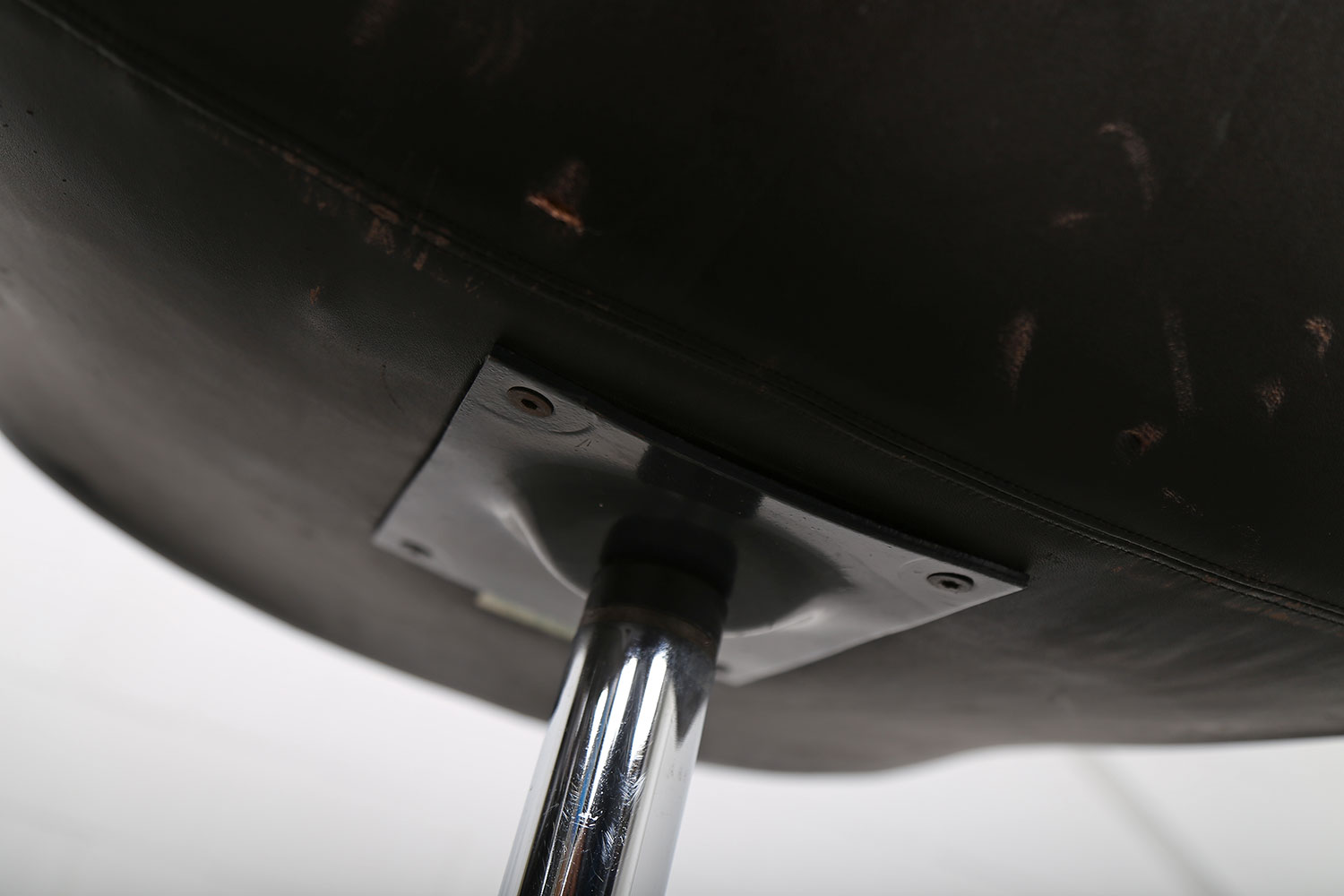 Artifort Chair Harcourt Mid Century MOdern Design 70s