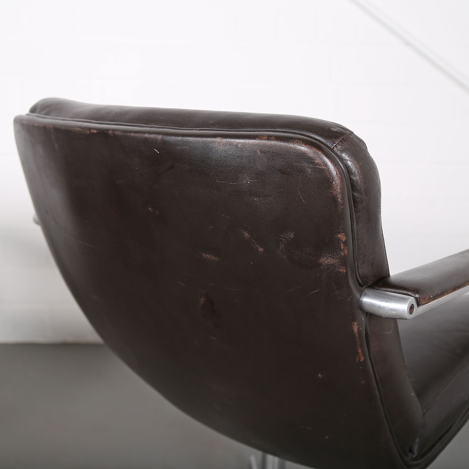 Artifort Chair Harcourt Mid Century MOdern Design 70s