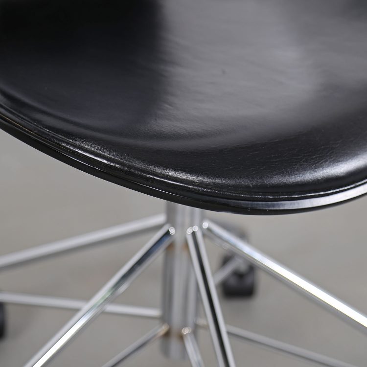 Arne Jacobsen Chair Serie 7 Fritz Hansen Office Drehstuhl schwarzes Leder