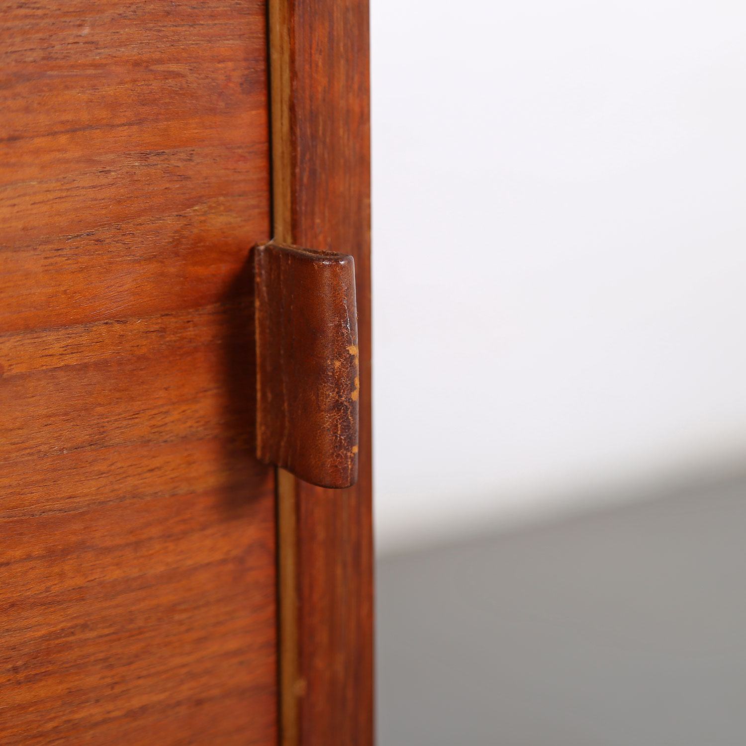 Floating Sideboard Wall Mounted Credenza Helmut Magg Deutsche Werkstätten 50s Design Teak Knoll Florence Leather Dorr Handles