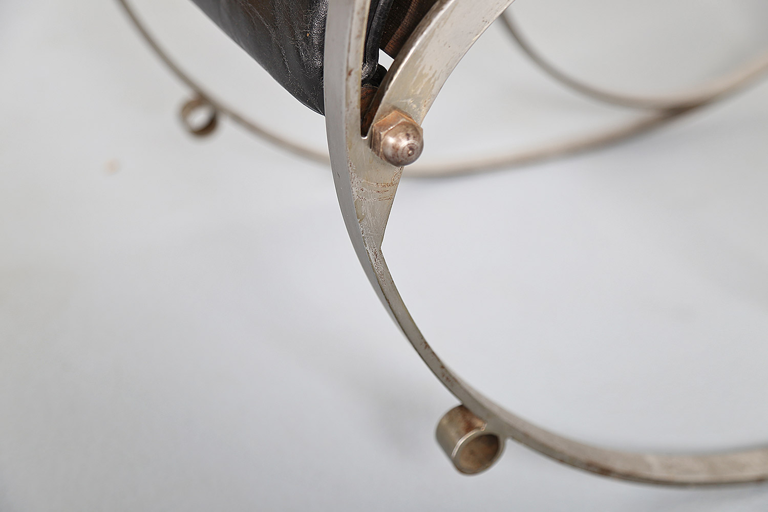 Rocking_Chair_Peter_Cooper_RW_Winfield_1851_Designklassiker_gebraucht_Vintage_Schaukelstuhl_Retro_Leder Tatoo