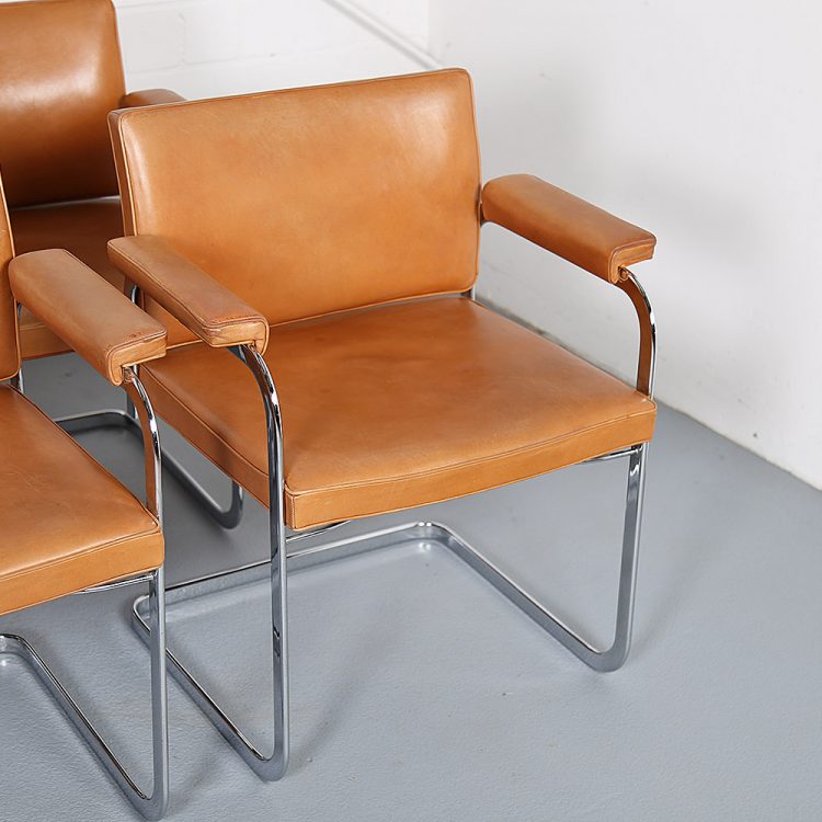 Set of 6 De Sede RH 305 Dining Chairs Design by Robert Haussmann in Cognac Leather