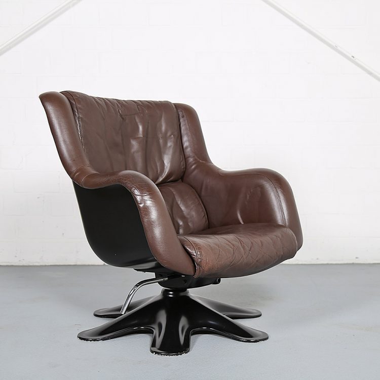 Lounge Chair No. 418 by Finnish Designer Yrjö Kukkapuro for Avarte