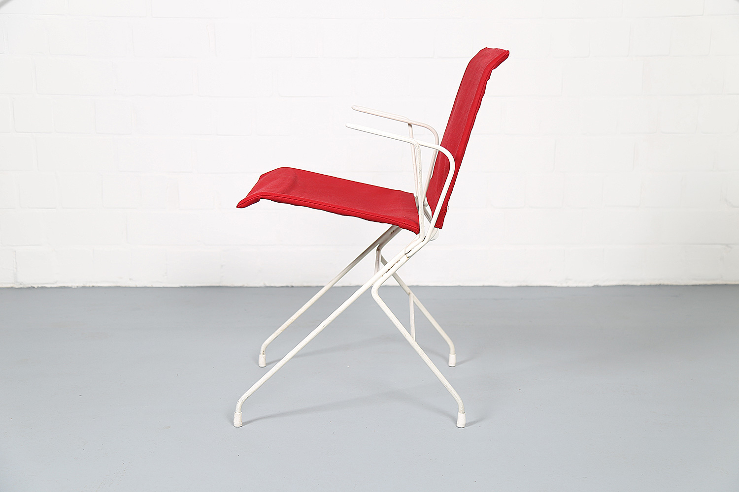 Garten-Garnitur entworfen von Raoul Guys, Set aus Gartenstühlen und Tisch, filigranes Metalldesign der 50er Jahre, französisches Mid-Century Vintage.