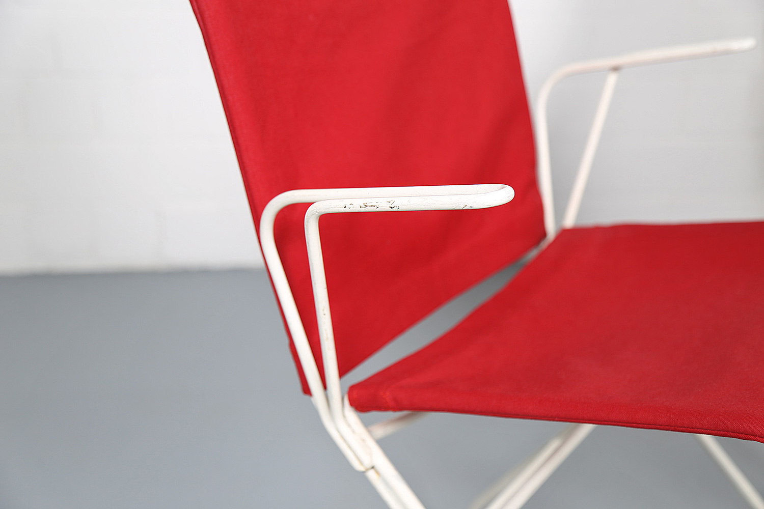 Garten-Garnitur entworfen von Raoul Guys, Set aus Gartenstühlen und Tisch, filigranes Metalldesign der 50er Jahre, französisches Mid-Century Vintage.