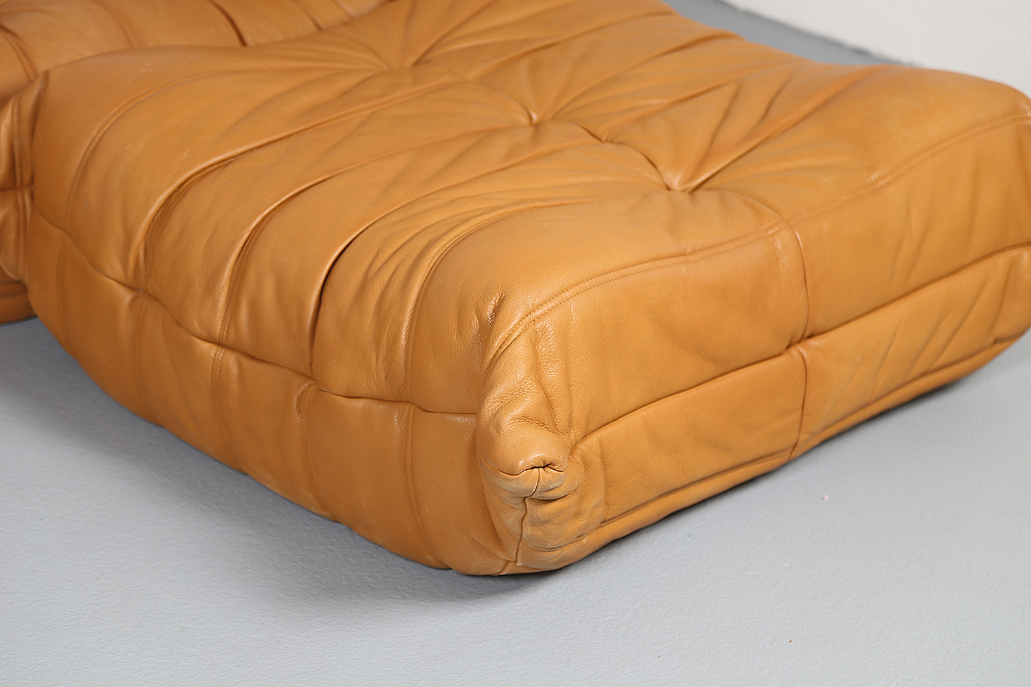 Ligne Roset Togo Leder Cognac, gebrauchtes Design-Sofa, Michel Ducaroy Klassiker, Vintage Togo Sofa Original.