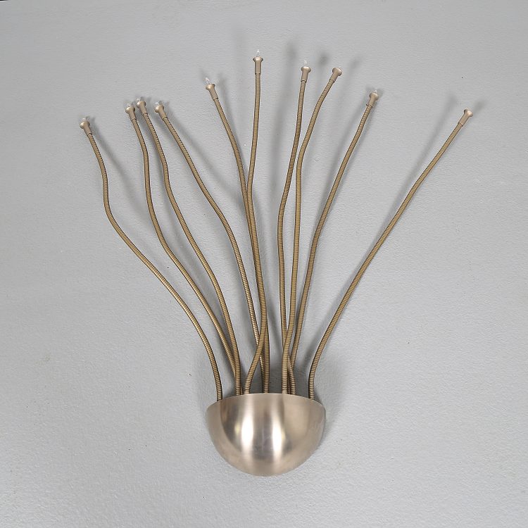 Vintage Medusa Wandlampe von Florian Schulz, hochwertige Ausführung in Messing vernickelt und matt gebürstet, ikonisches Lampendesign der 80er Jahre.