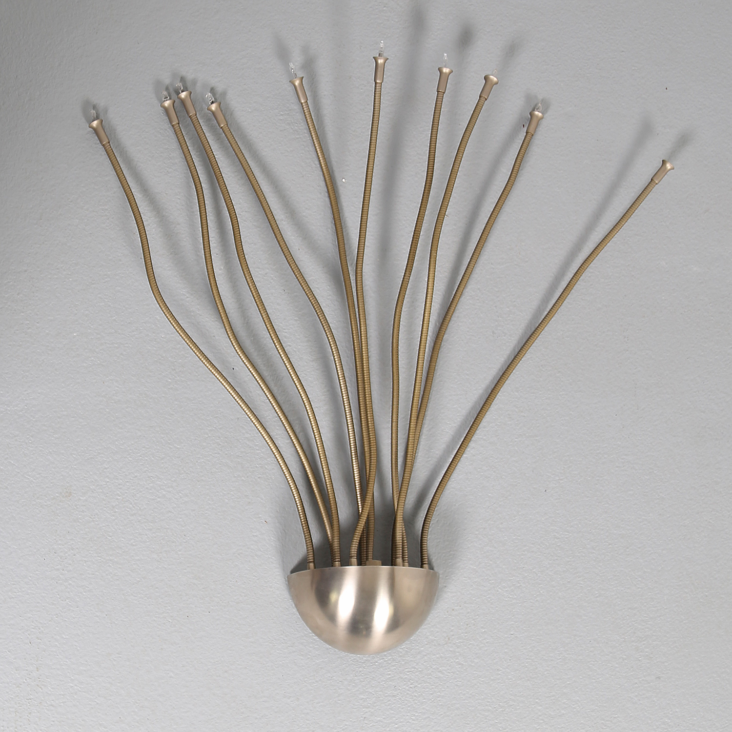 Vintage Medusa Wandlampe von Florian Schulz, hochwertige Ausführung in Messing vernickelt und matt gebürstet, ikonisches Lampendesign der 80er Jahre.