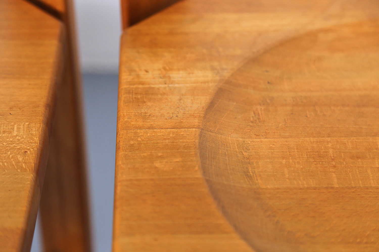 Wasa Esszimmerstühle im Stil von Pierre Chapo, hochwertiges Buchenholz mit Sitzfläche aus Kernleder, französisches Design der 60er und 70er Jahre.