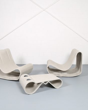 Willy Guhl Loop Chair & Tisch Set aus Eternit (Swisspearl), skulpturales Schweizer Design, wetterfeste Outdoor-Möbel Klassiker der Moderne.